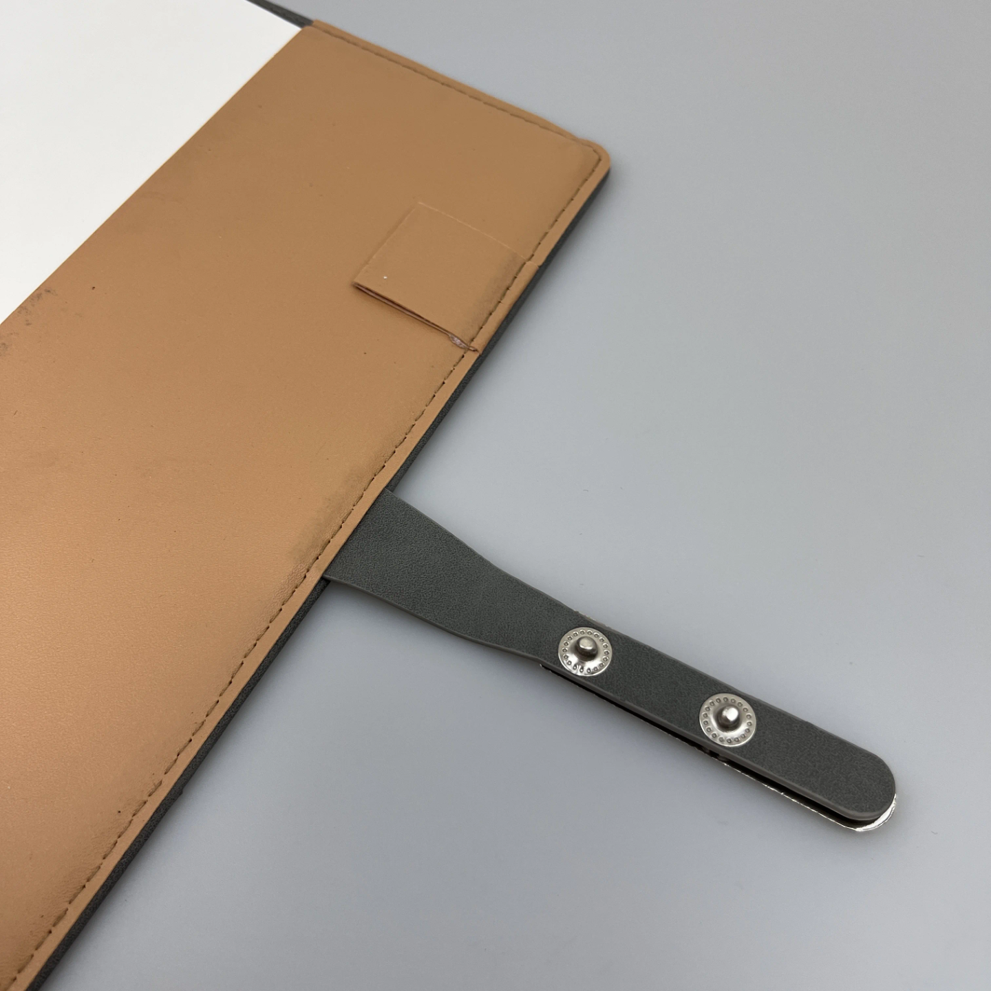 Premium Leather Notebook – Magnetic Strap Closure, Thick Paper Journal (Multiple Colors)