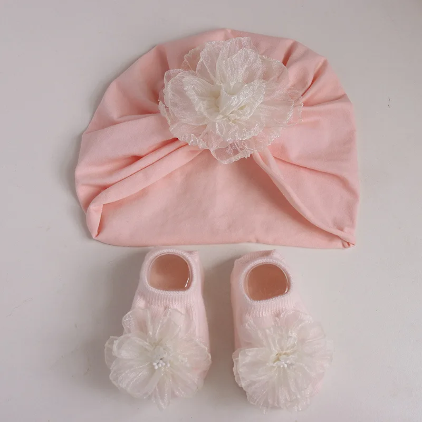 Baby Girl Turban & Matching Flower Socks Set – Soft Newborn Hat + Cute Bow Socks, Hospital Outfit Gift, Infant Photo Prop, Baby Shower Gift