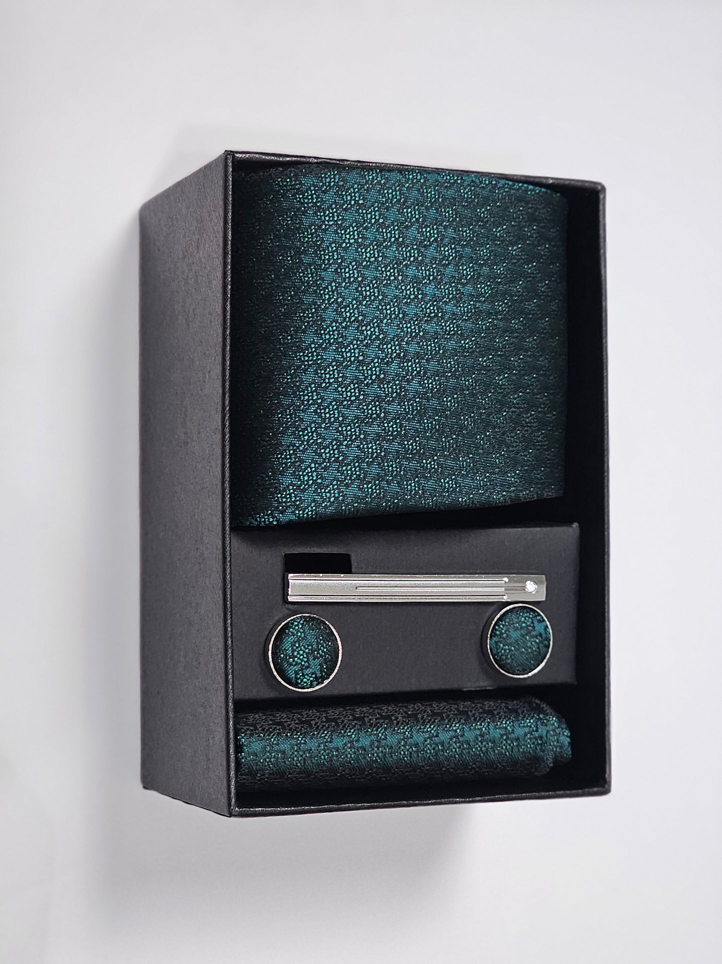 Men’s Necktie Gift Set – Tie, Pocket Square, Cufflinks & Tie Clip