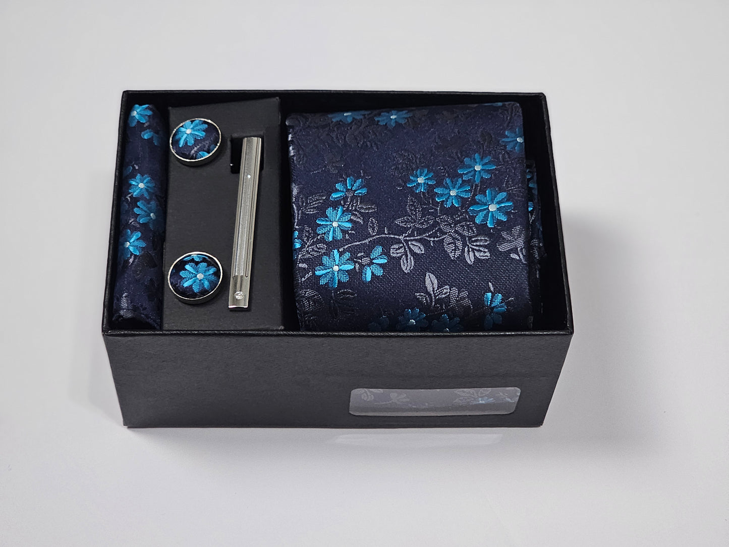 Men’s Necktie Gift Set – Tie, Pocket Square, Cufflinks & Tie Clip